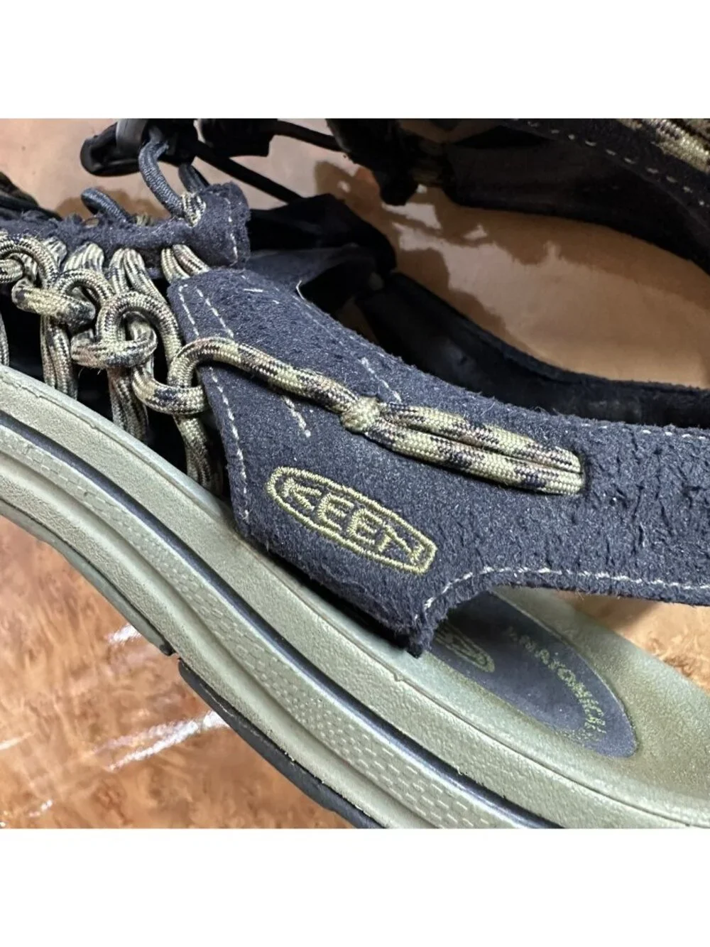 KEEN UNEEK Dark Olive Black Two-Cord Sandals Men's Size 10 Casual Outdoor Shoes